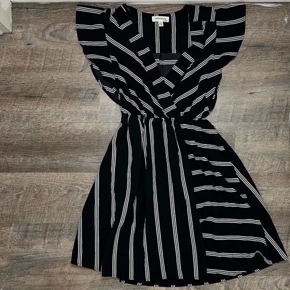 Monteau Dresses & Skirts - Women's Black & White Low Cut Short Sleeved Striped Mini Skater Dress-Size Small